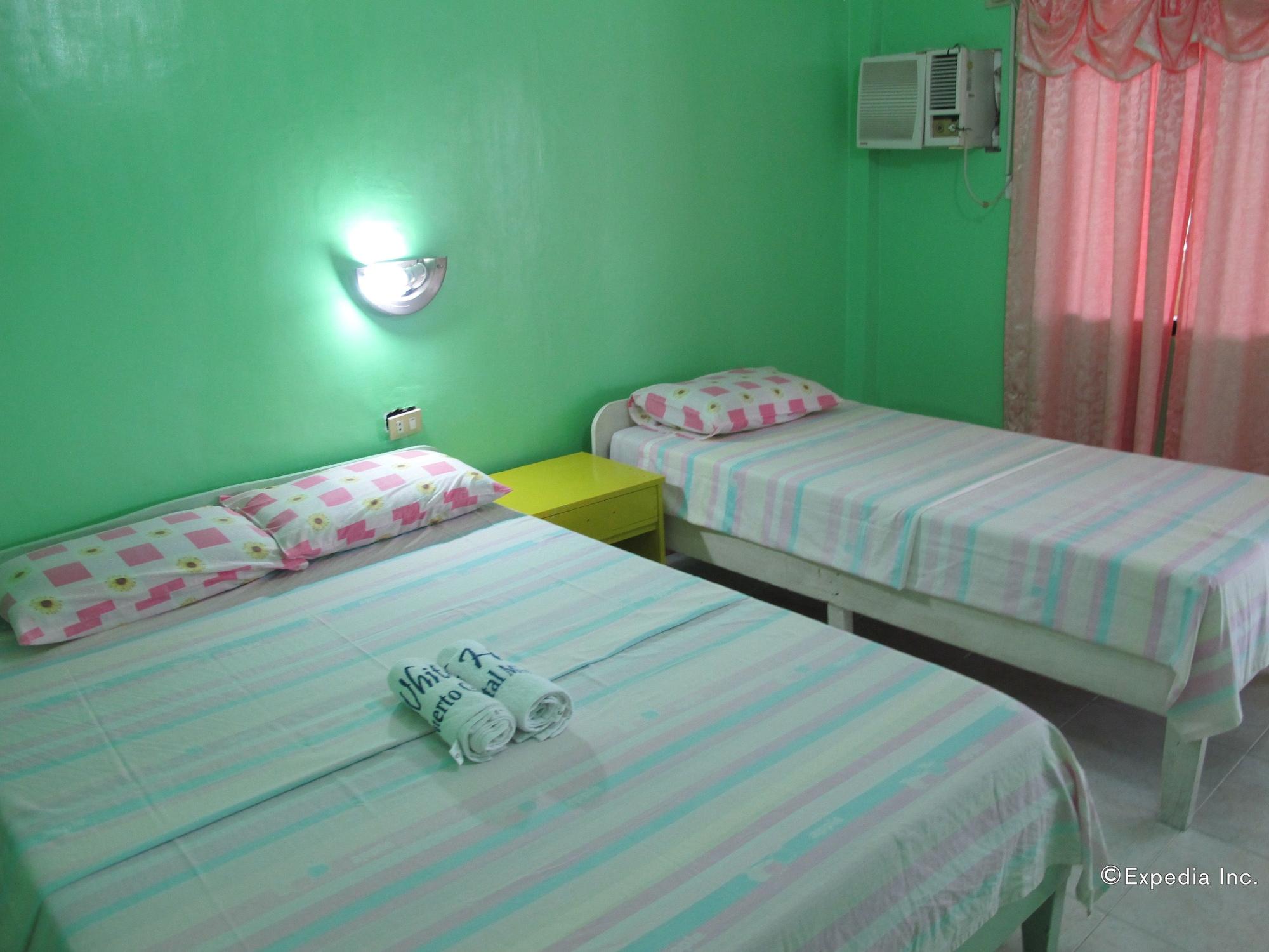 White Beach Hotel Puerto Galera Powered By Cocotel Eksteriør billede