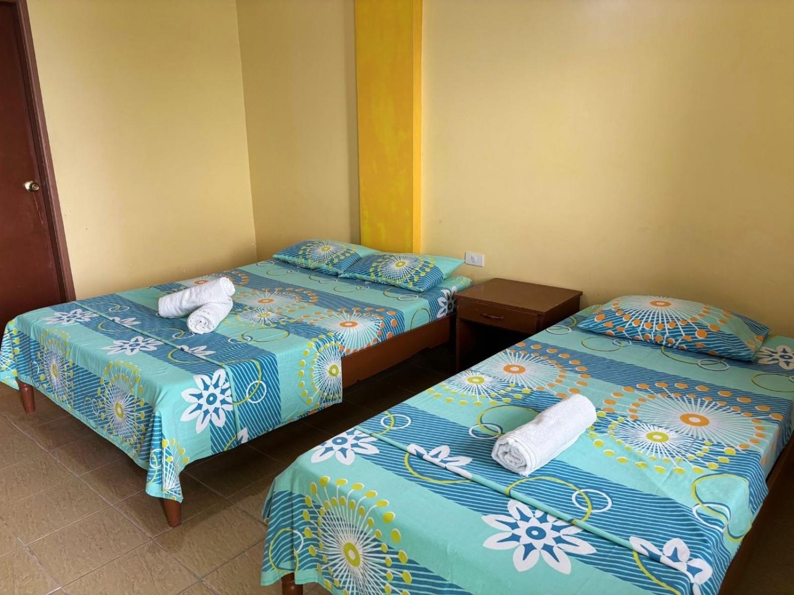 White Beach Hotel Puerto Galera Powered By Cocotel Eksteriør billede