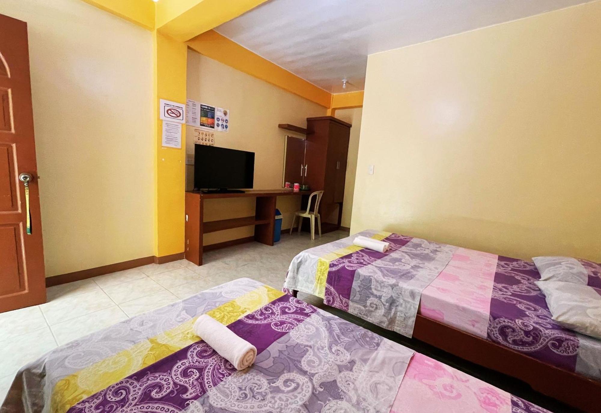 White Beach Hotel Puerto Galera Powered By Cocotel Eksteriør billede
